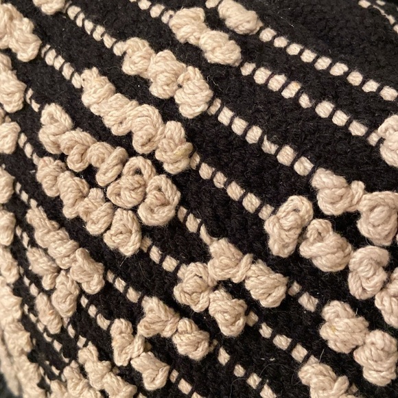 Black & White Argyle design textured pillow new - Picture 7 of 7